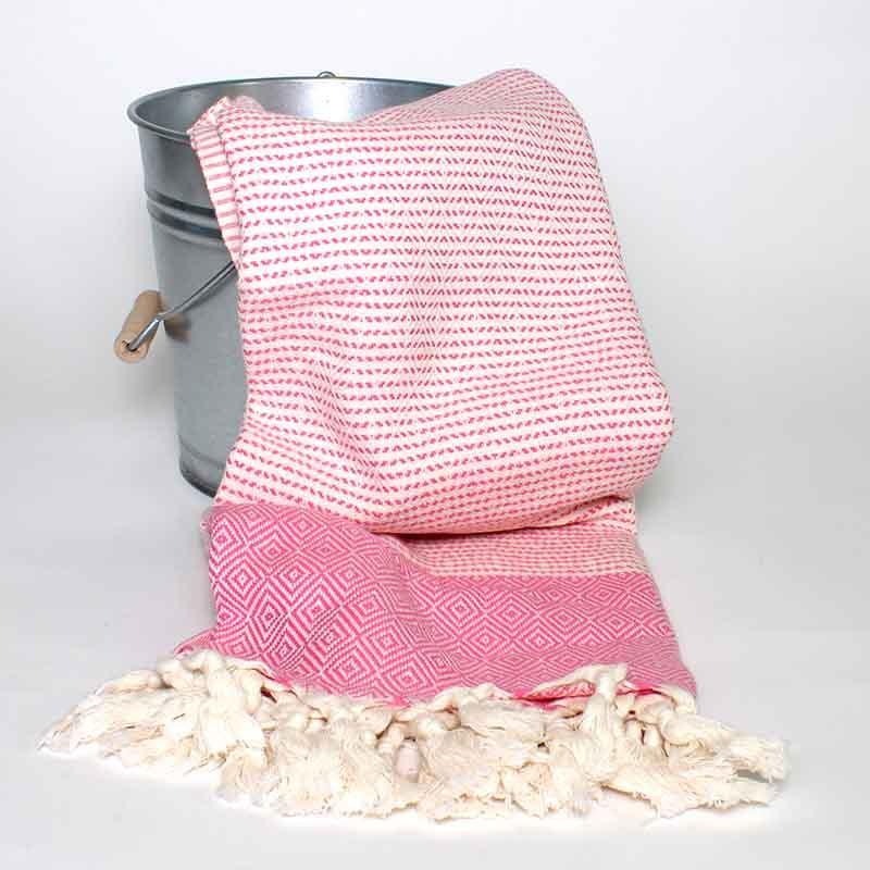 Jonnan Hamam-pyyhe USEITA VÄREJÄ! Towel Saunatonttu by Kaurilan Sauna Pinkki 