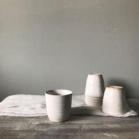 Korvaton muki iso valkoinen Ceramics Tuias 