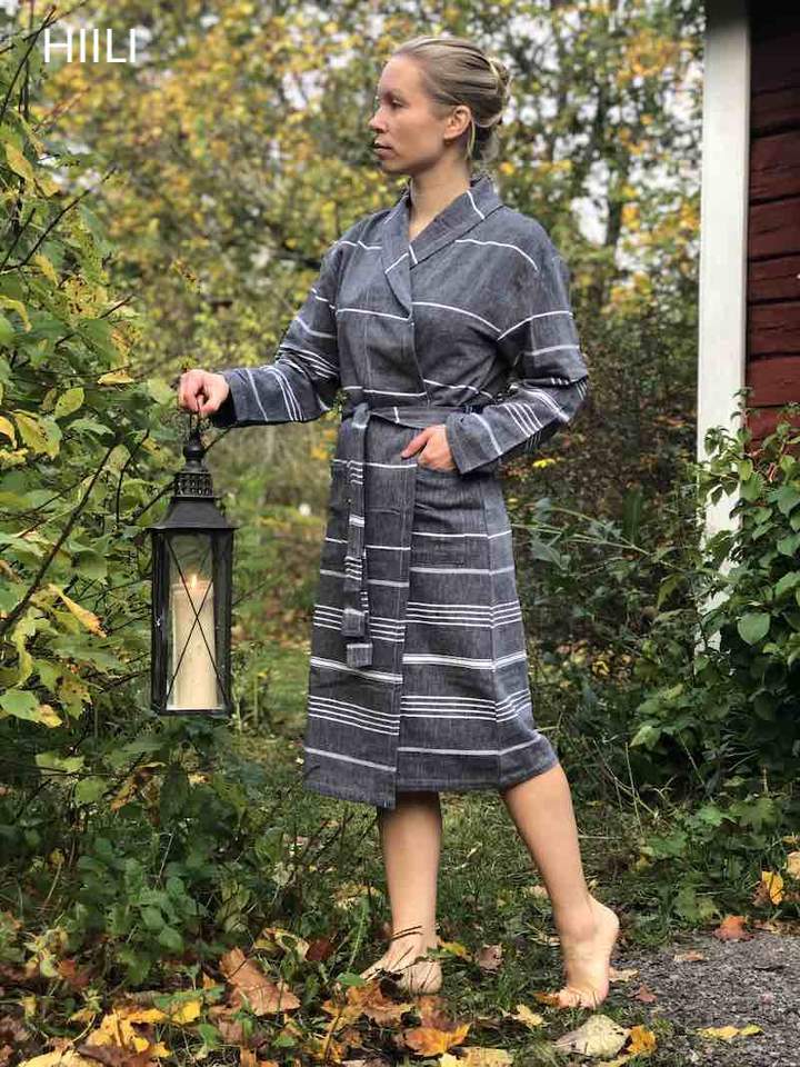 Saunatonttu Roosan hamam-kylpytakki Hiili Bathrobe Saunatonttu by Kaurilan Sauna L Hiili 